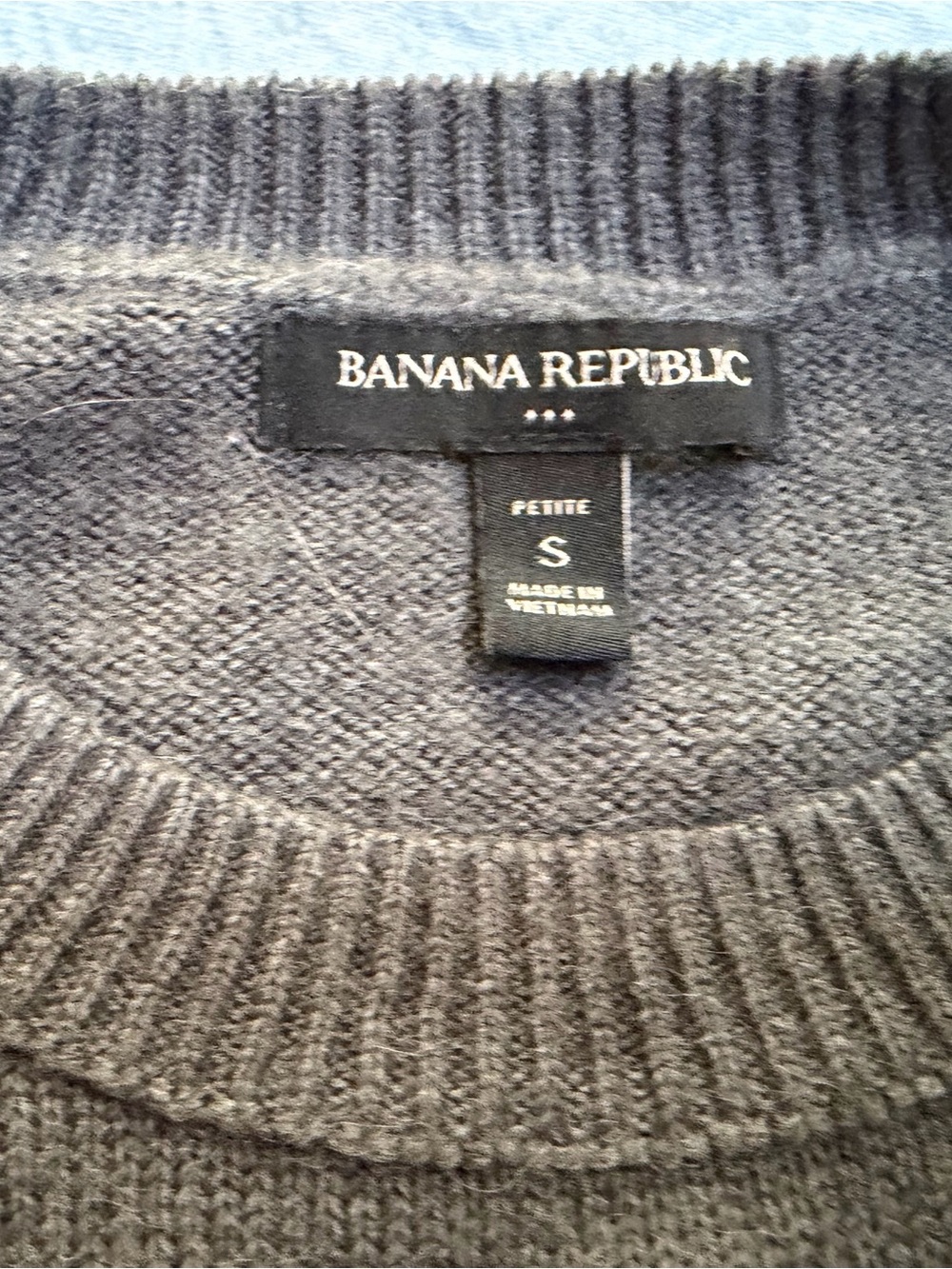 Banana Republic Petite S Charcoal Gray Crewneck Sweater